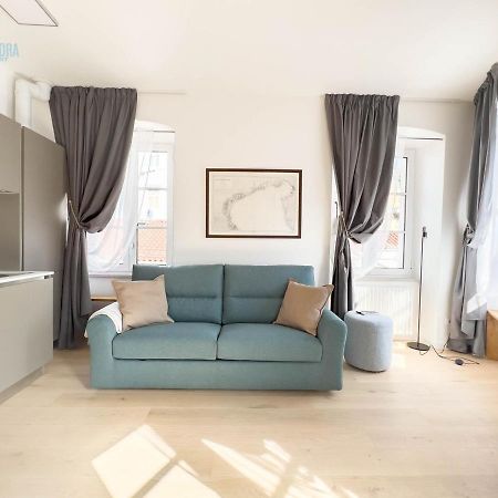 Ferienwohnung Corridoni 2E Tirabora Short Rent Triest Exterior foto